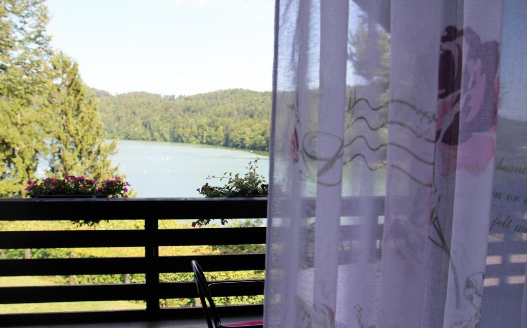 Lake House Apartment Medvode Esterno foto