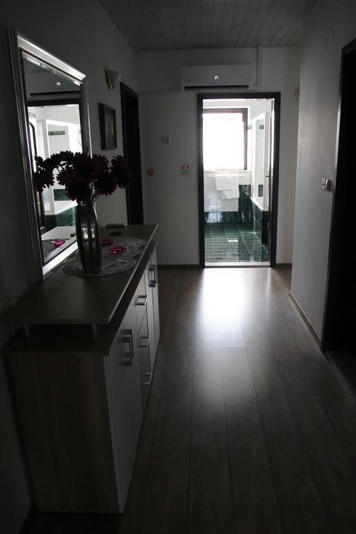 Lake House Apartment Medvode Esterno foto