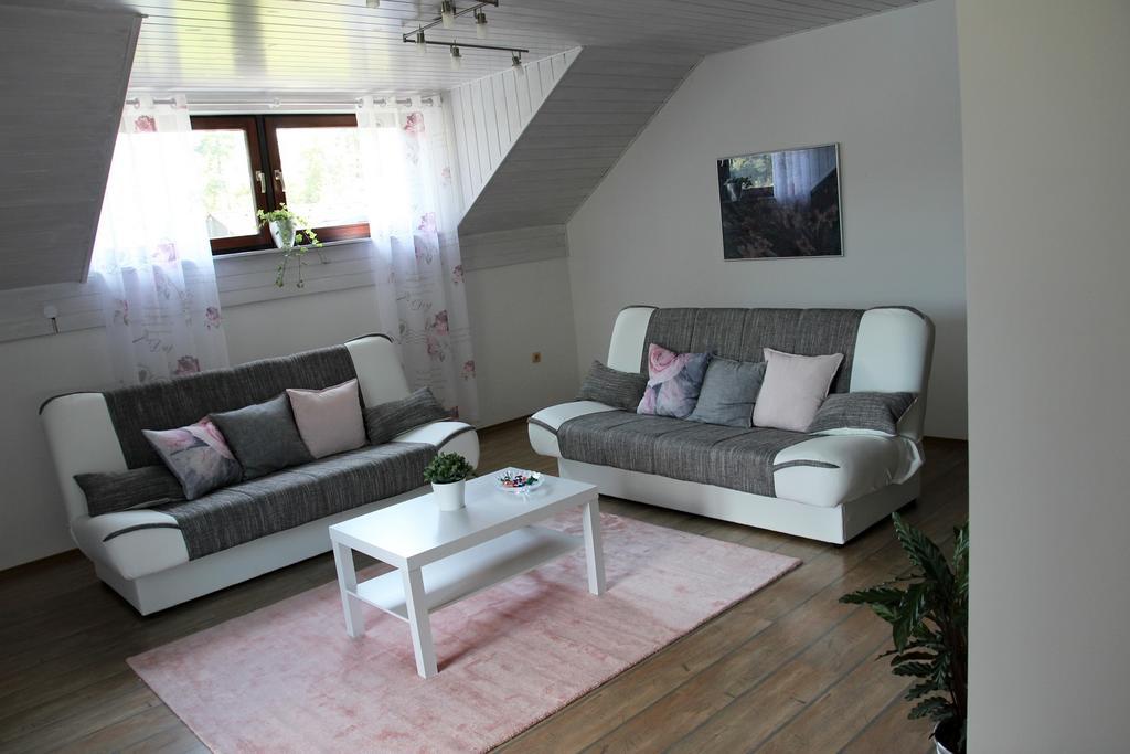 Lake House Apartment Medvode Esterno foto